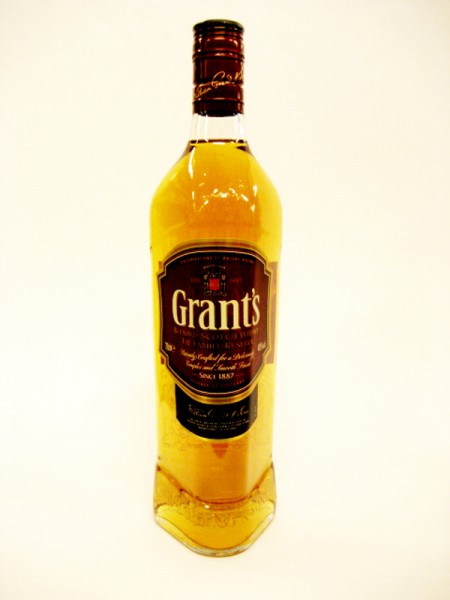 Grant*s volume de 40 % de Scotch whisky.